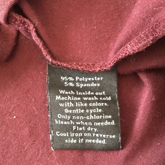 Rock & Republic Cold Shoulder Top - Picture 7 of 8